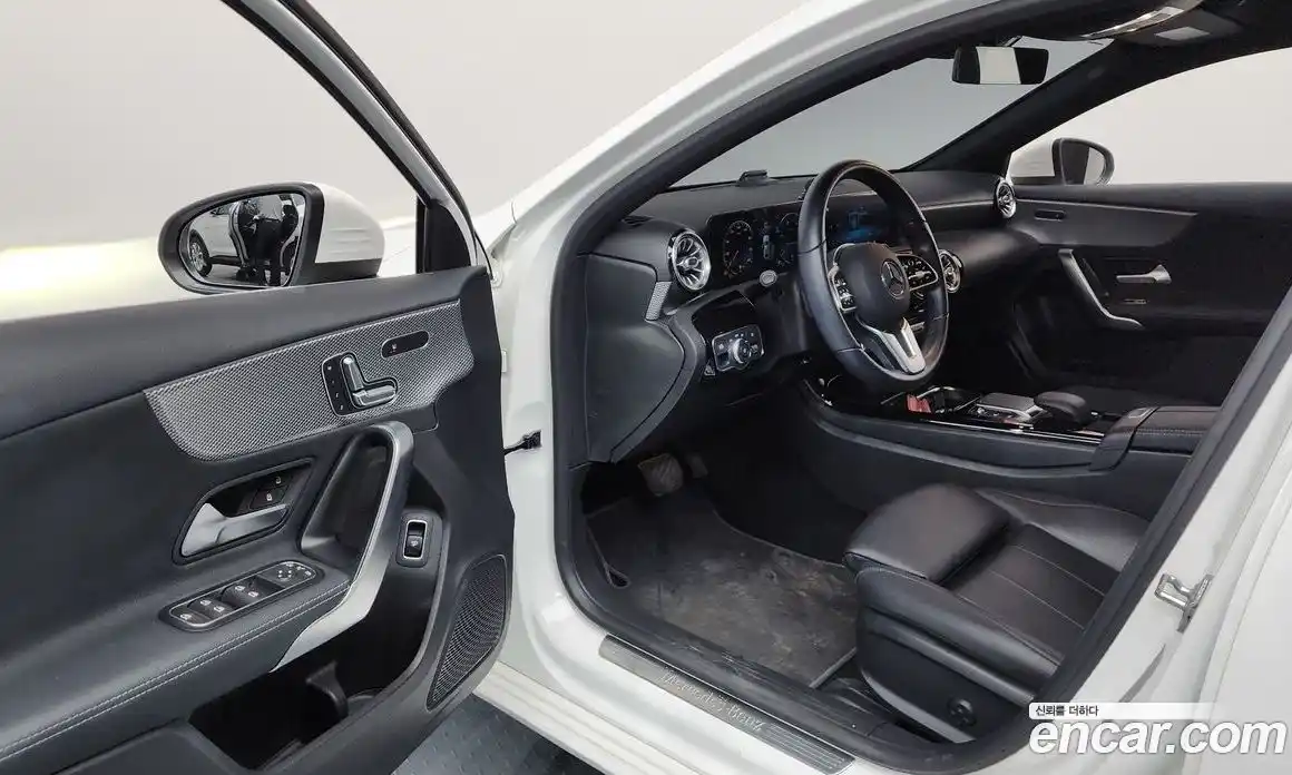 Mercedes-Benz A-Class 2021 2.0 Автомат в Москве № 141932, фото 17