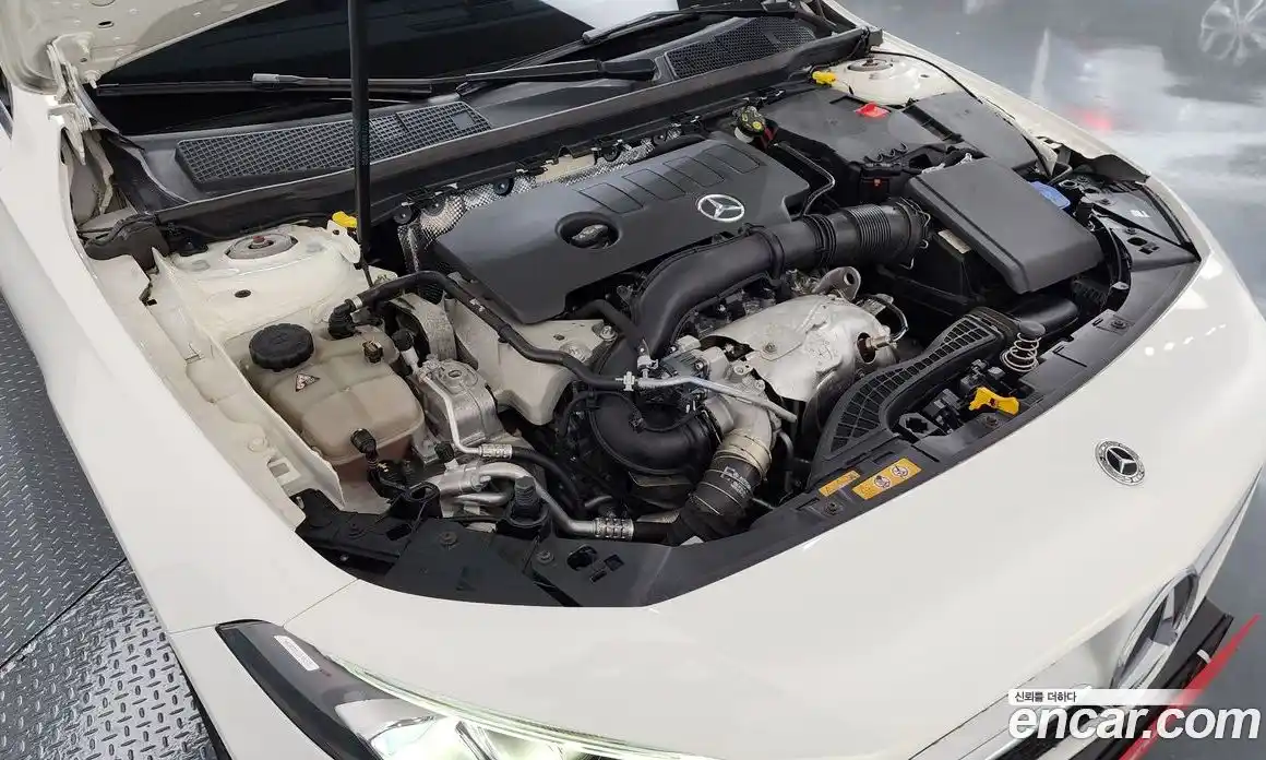 Mercedes-Benz A-Class 2021 2.0 Автомат в Москве № 141932, фото 3