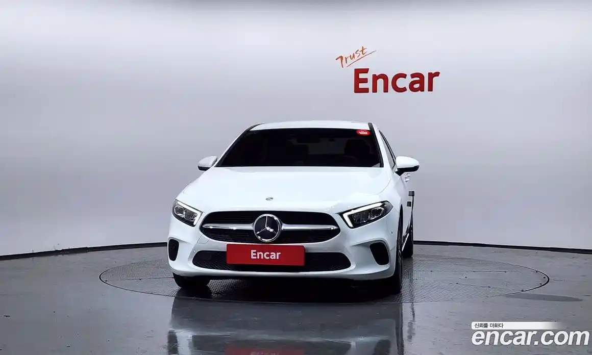 Mercedes-Benz A-Class 2021 2.0 Автомат в Москве № 141932, фото 4