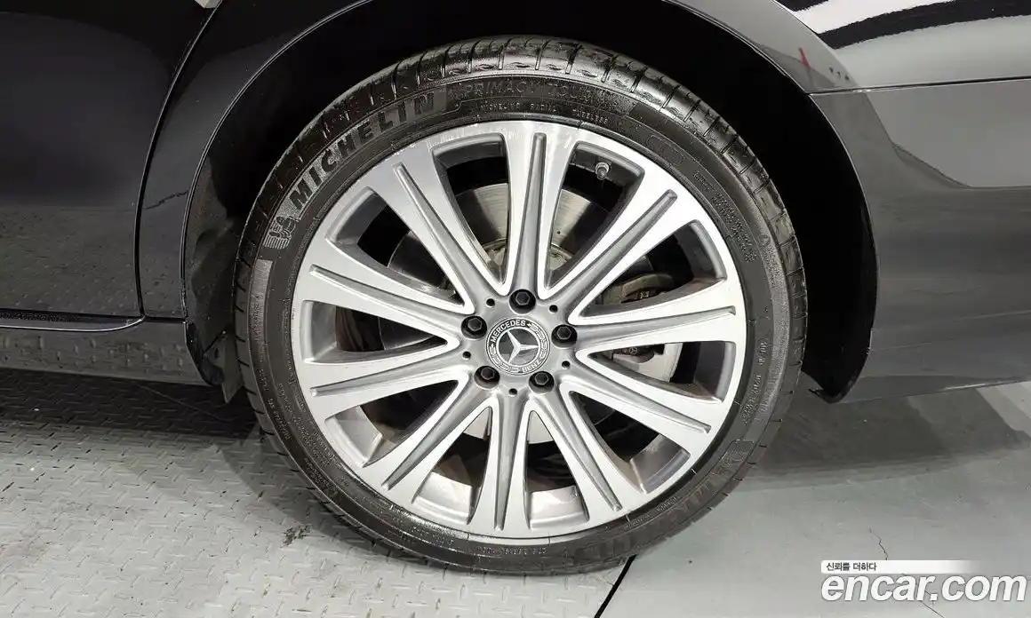 Mercedes-Benz E-Class 2022 3.0 Автомат в Москве № 143223, фото 9