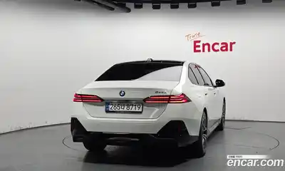 BMW 5-Series 2025 2.0 Автомат в Москве № 153393, миниатюра 2