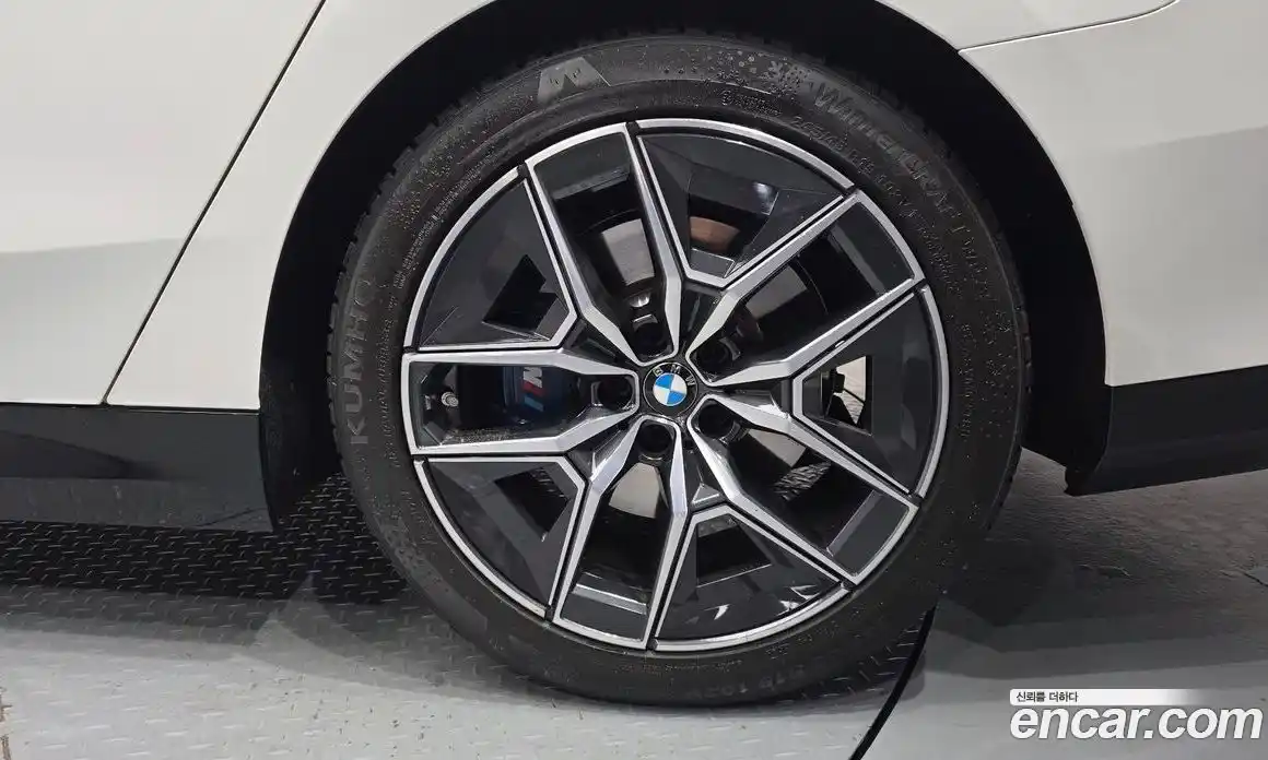 BMW 5-Series 2025 2.0 Автомат в Москве № 153393, фото 3