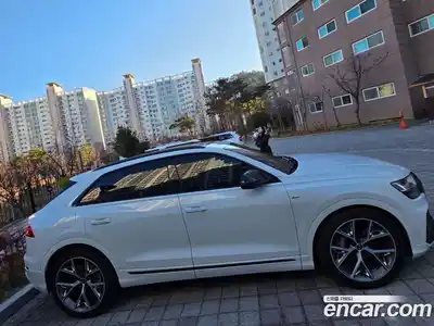 Audi Q8 2023 3.0 Автомат в Москве № 164017, миниатюра 3