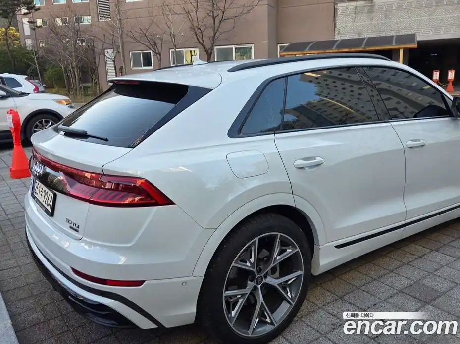 Audi Q8 2023 3.0 Автомат в Москве № 164017, фото 4