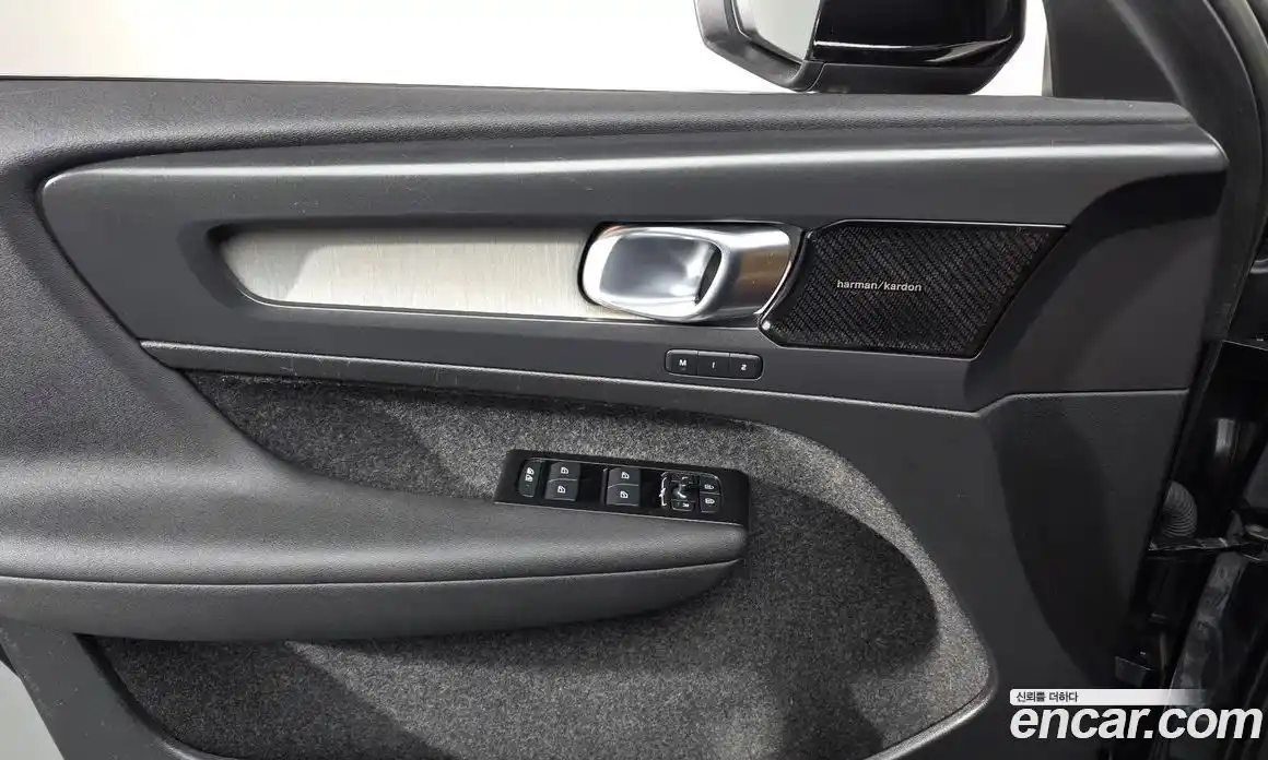 Volvo XC40 2022 2.0 Автомат в Москве № 164231, фото 13