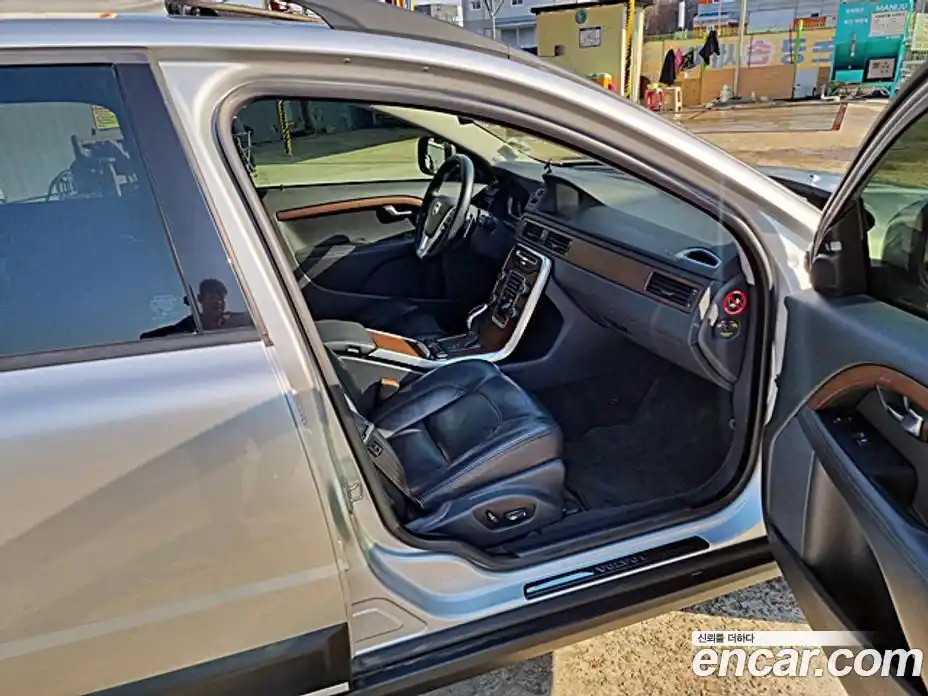 Volvo XC70 2014 2.4 Автомат в Москве № 164864, фото 15