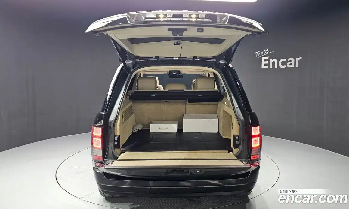 Land Rover Range-Rover 2015 4.4 Автомат в Москве № 166666, фото 12