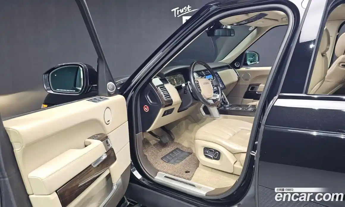 Land Rover Range-Rover 2015 4.4 Автомат в Москве № 166666, фото 14