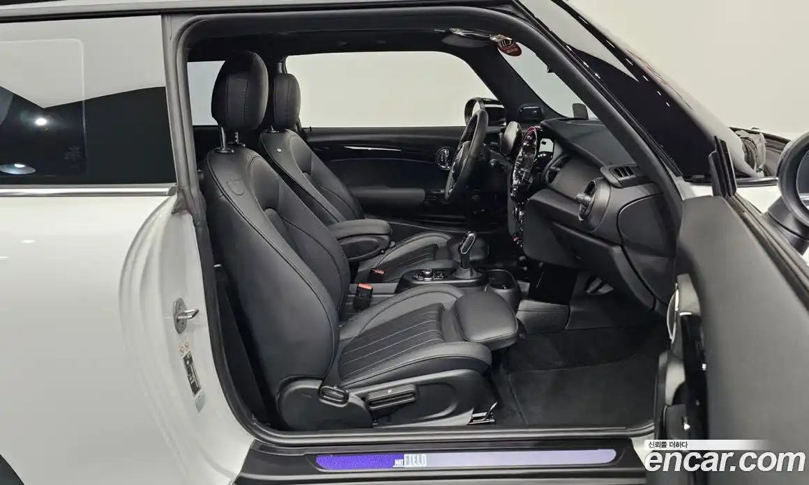 Mini Cooper 2024 2.0 Автомат в Москве № 166993, фото 19