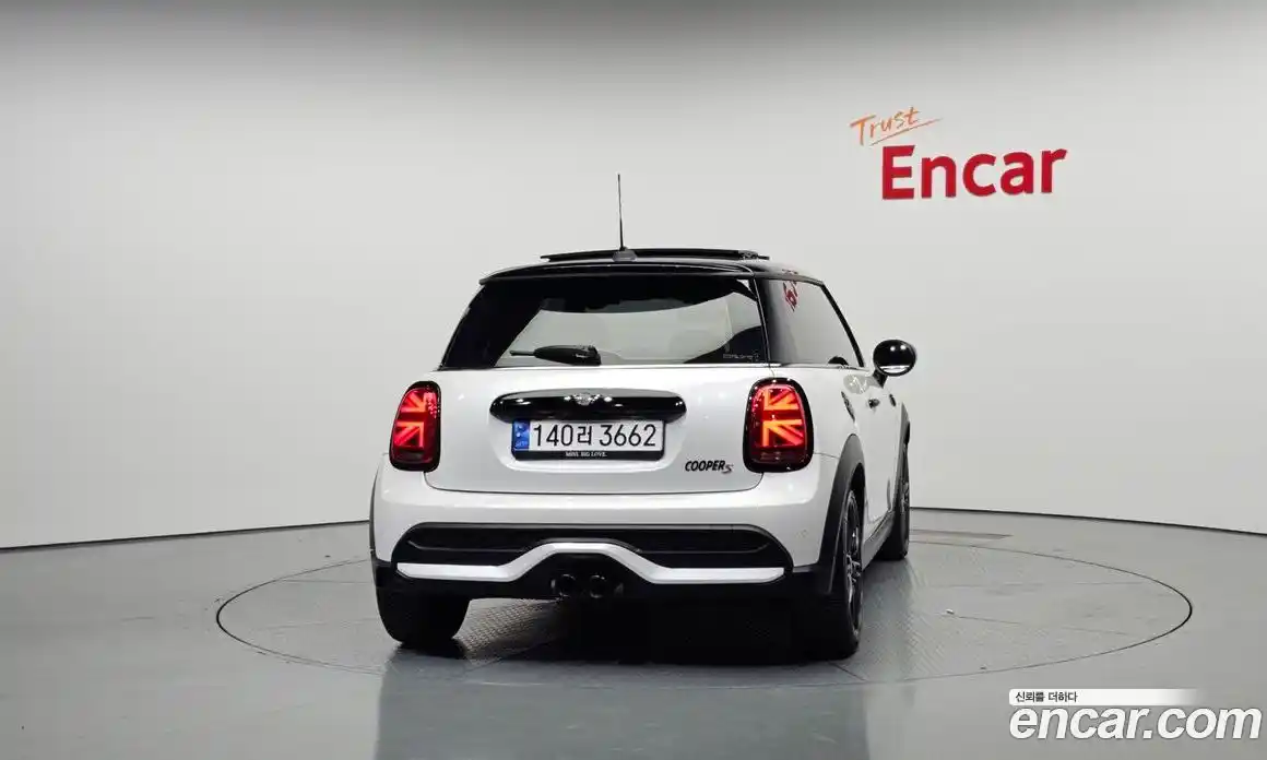 Mini Cooper 2024 2.0 Автомат в Москве № 166993, фото 3