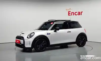 Mini Cooper 2024 2.0 Автомат в Москве № 166993, миниатюра 7