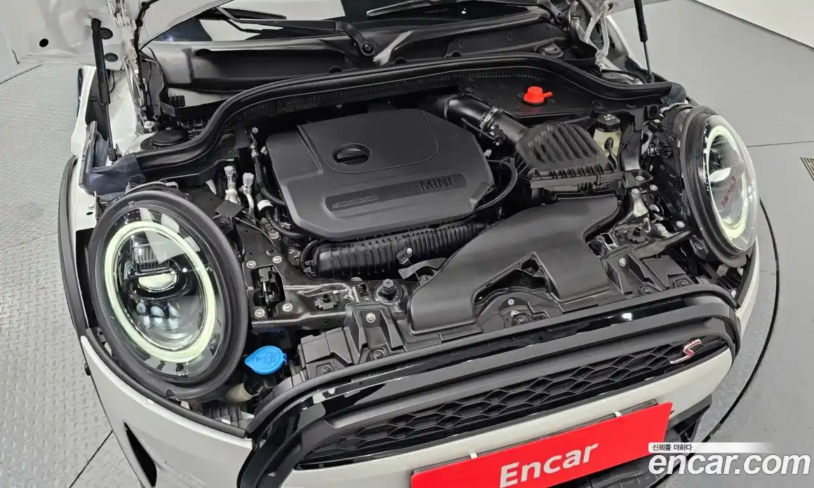 Mini Cooper 2024 2.0 Автомат в Москве № 166993, фото 8