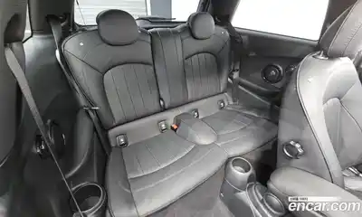 Mini Cooper 2024 2.0 Автомат в Москве № 166993, миниатюра 9