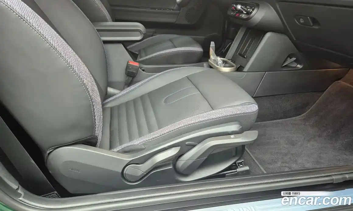 Mini Cooper Convertible 2025 2.0 Автомат в Москве № 167370, фото 12