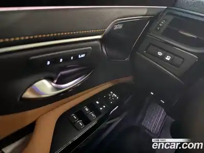 Lexus ES 2025 2.5 Автомат в Москве № 167987, миниатюра 12