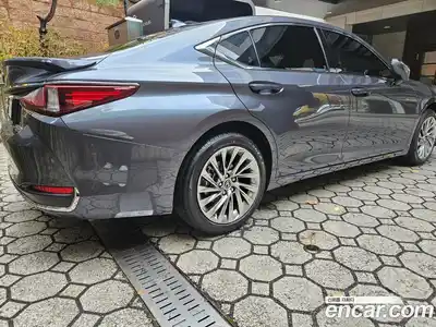 Lexus ES 2025 2.5 Автомат в Москве № 167987, миниатюра 3