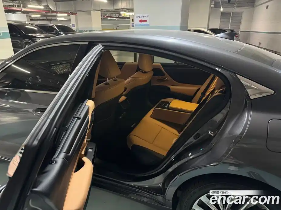 Lexus ES 2025 2.5 Автомат в Москве № 167987, фото 8