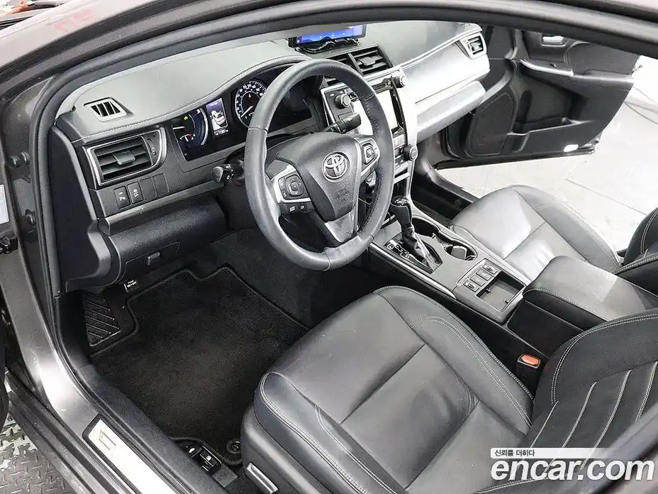 Toyota Camry 2017 2.5 Автомат в Москве № 170336, фото 17