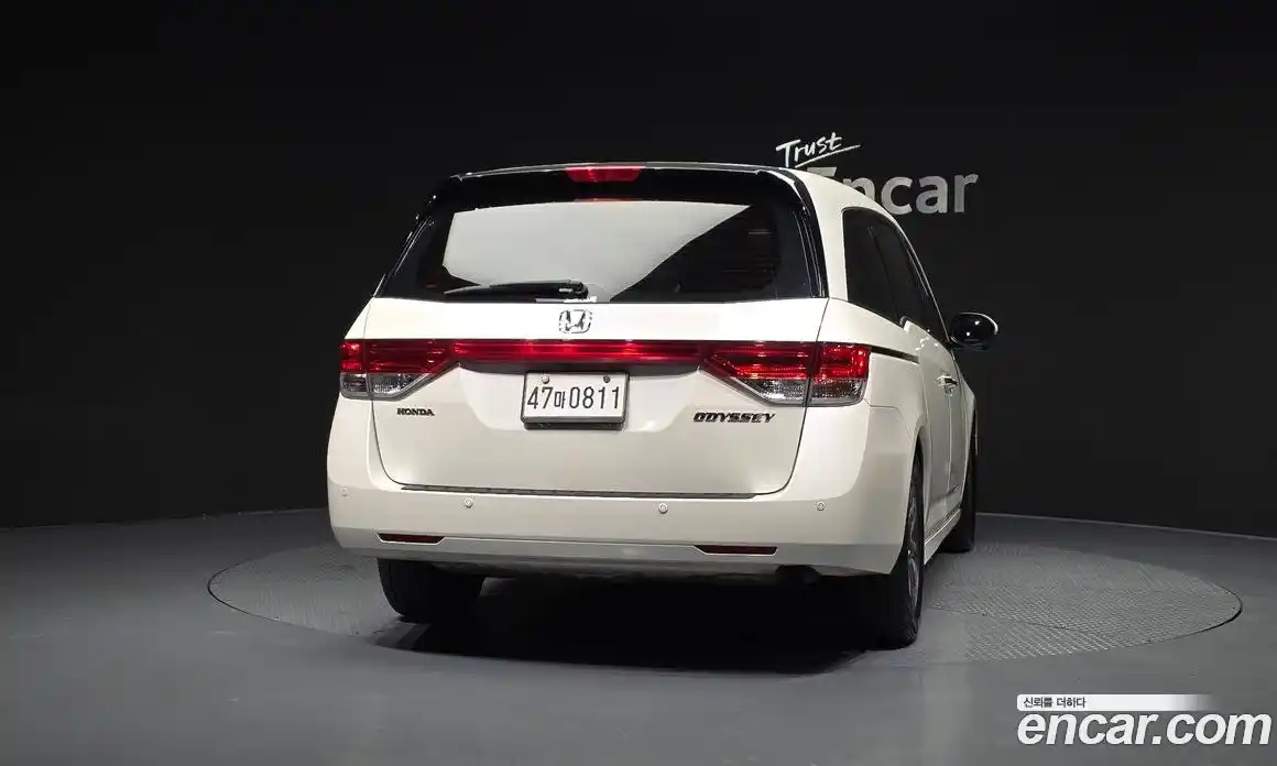 Honda Odyssey 2016 3.5 Автомат в Москве № 170585, фото 14