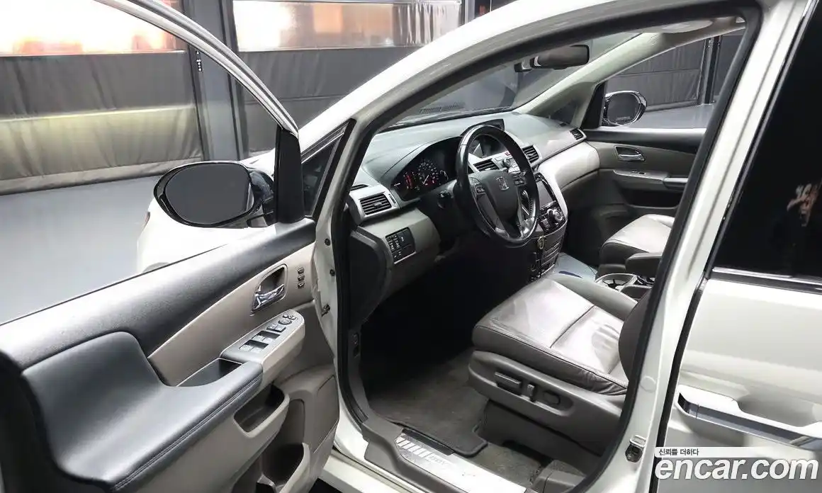 Honda Odyssey 2016 3.5 Автомат в Москве № 170585, фото 16