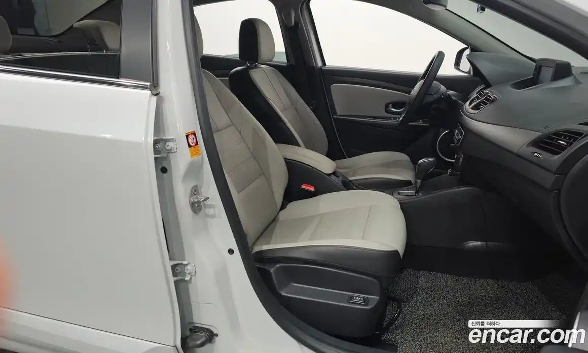 Renault SM3 2017 1.6 Автомат в Москве № 180706, фото 7