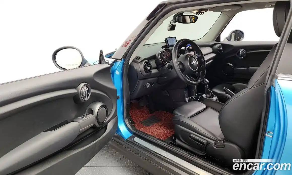 Mini Cooper 2015 1.5 Автомат в Москве № 186657, фото 9