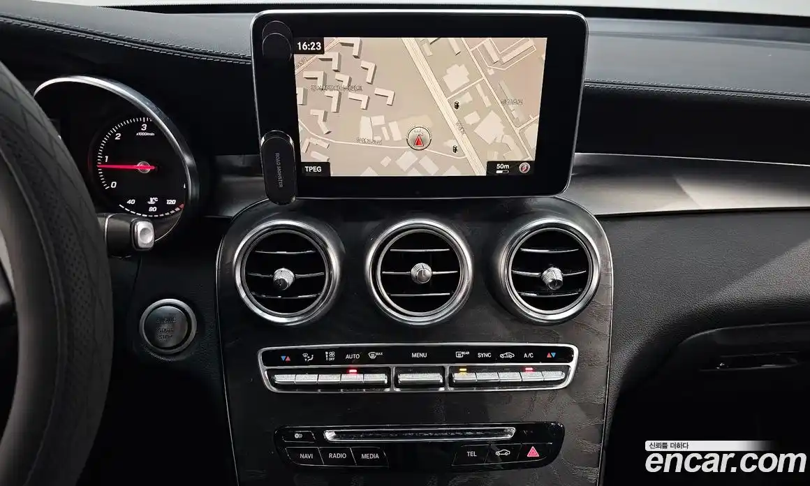 Mercedes-Benz GLC-Class 2017 2.1 Автомат в Москве № 194815, фото 14