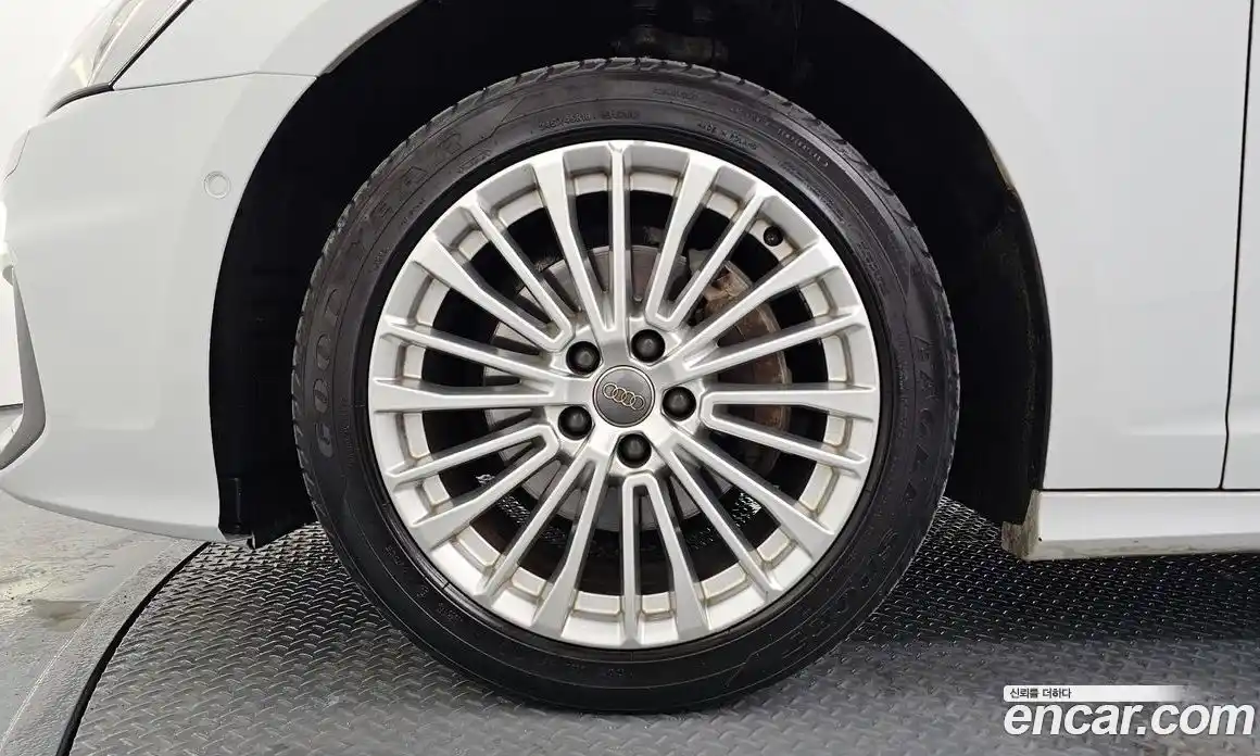 Audi A6 2021 2.0 Автомат в Москве № 196538, фото 3