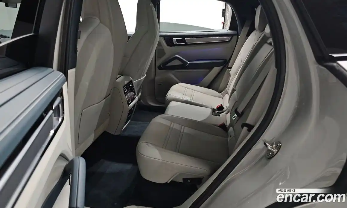 Porsche Cayenne 2023 3.0 Автомат в Москве № 197157, фото 20