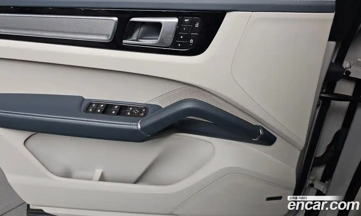 Porsche Cayenne 2023 3.0 Автомат в Москве № 197157, фото 6