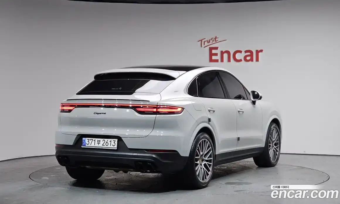 Porsche Cayenne 2023 3.0 Автомат в Москве № 197157, фото 10