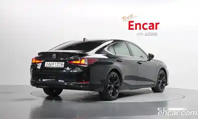 Lexus ES 2023 2.5 Автомат в Москве № 198890, миниатюра 2