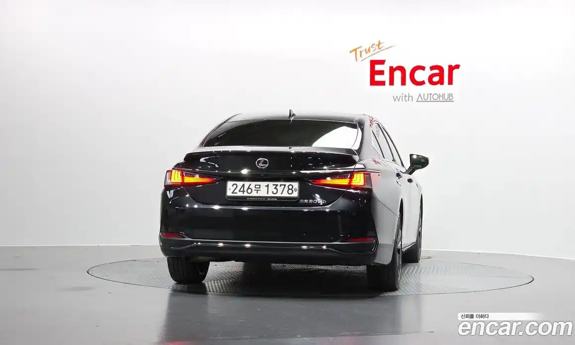 Lexus ES 2023 2.5 Автомат в Москве № 198890, фото 4