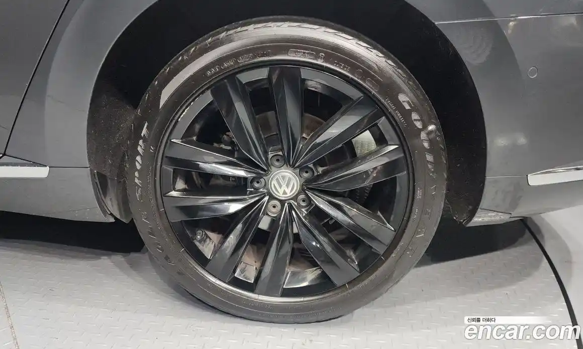 Volkswagen Arteon 2019 2.0 Автомат в Москве № 199127, фото 12