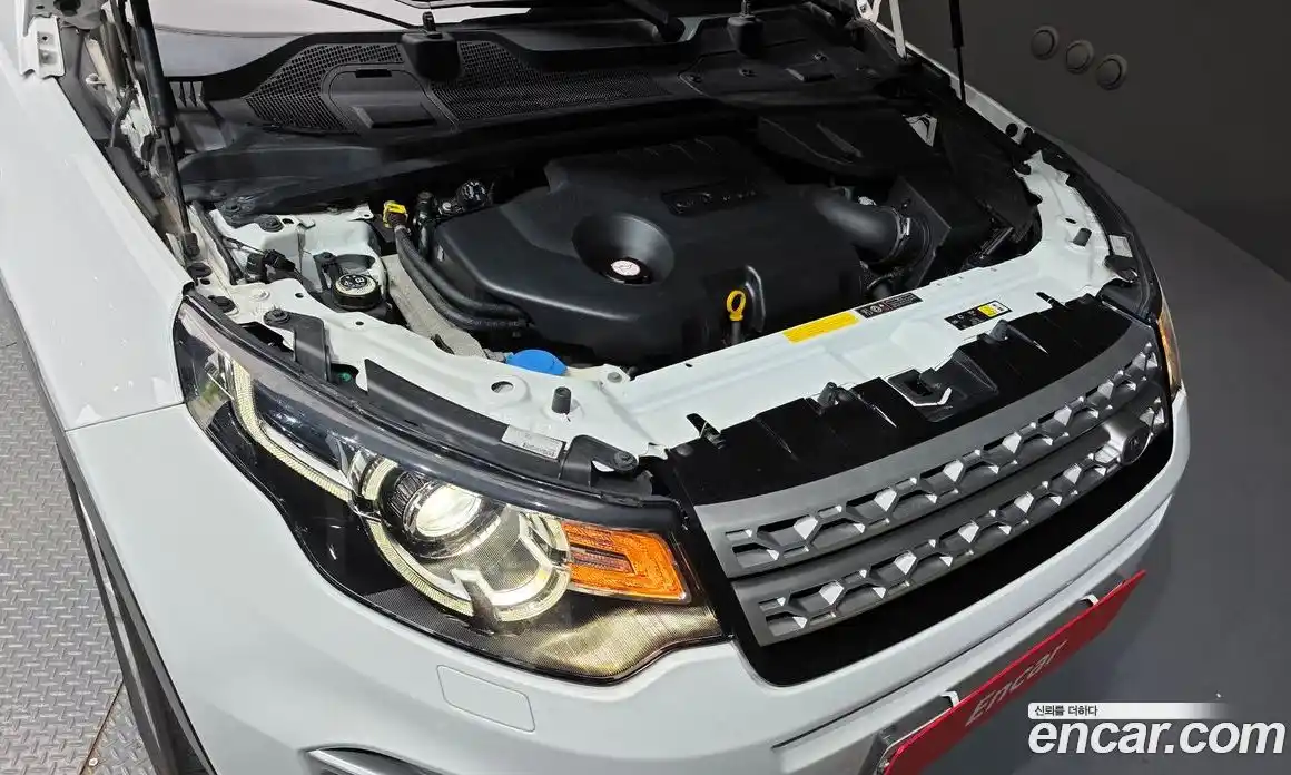 Land Rover Discovery Sport 2016 2.0 Автомат в Москве № 213385, фото 14