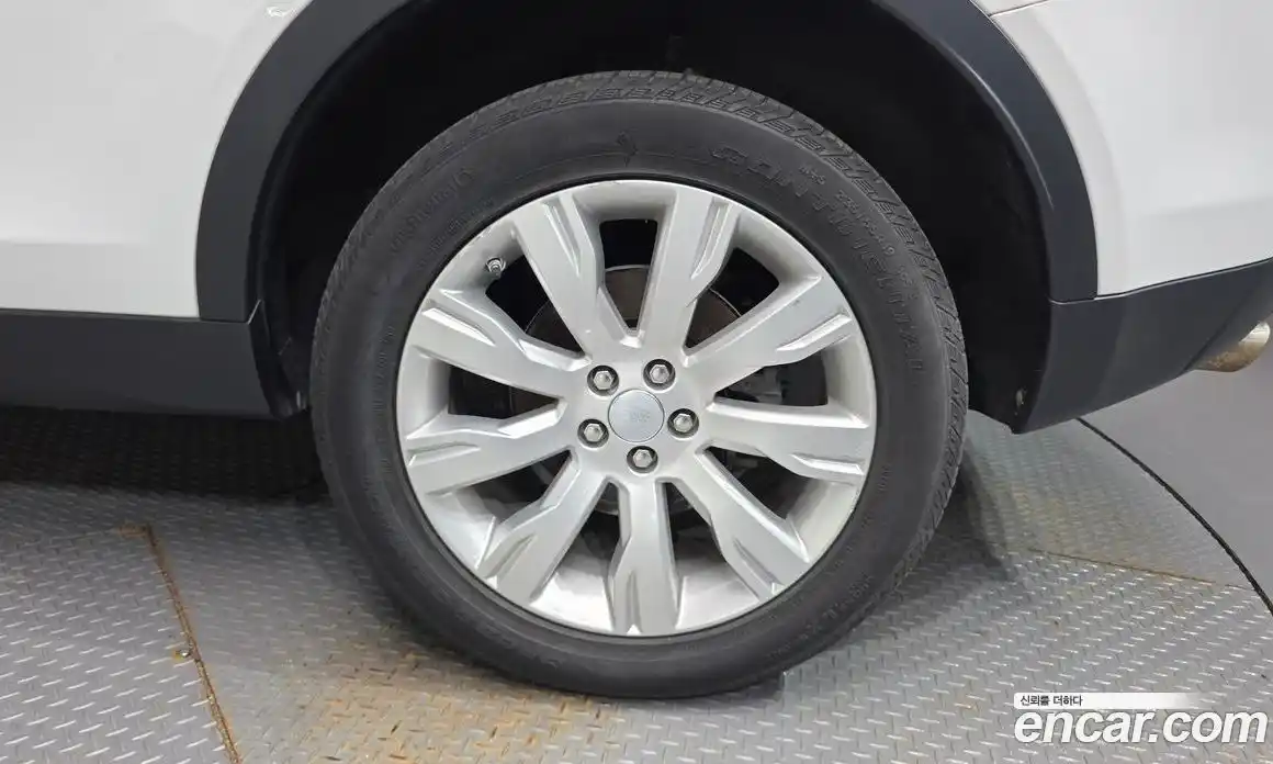 Land Rover Discovery Sport 2016 2.0 Автомат в Москве № 213385, фото 18