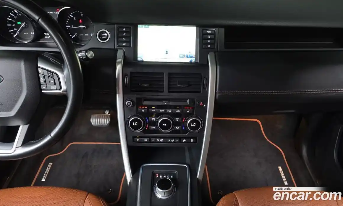 Land Rover Discovery Sport 2016 2.0 Автомат в Москве № 213385, фото 2