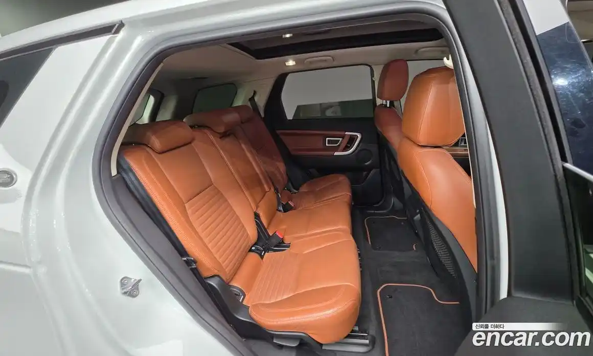 Land Rover Discovery Sport 2016 2.0 Автомат в Москве № 213385, фото 10