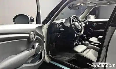 Mini Cooper 2021 1.5 Автомат в Москве № 214155, миниатюра 12