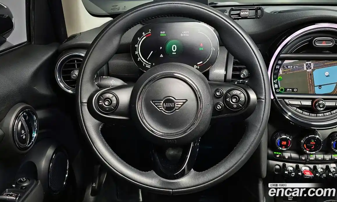 Mini Cooper 2021 1.5 Автомат в Москве № 214155, фото 14