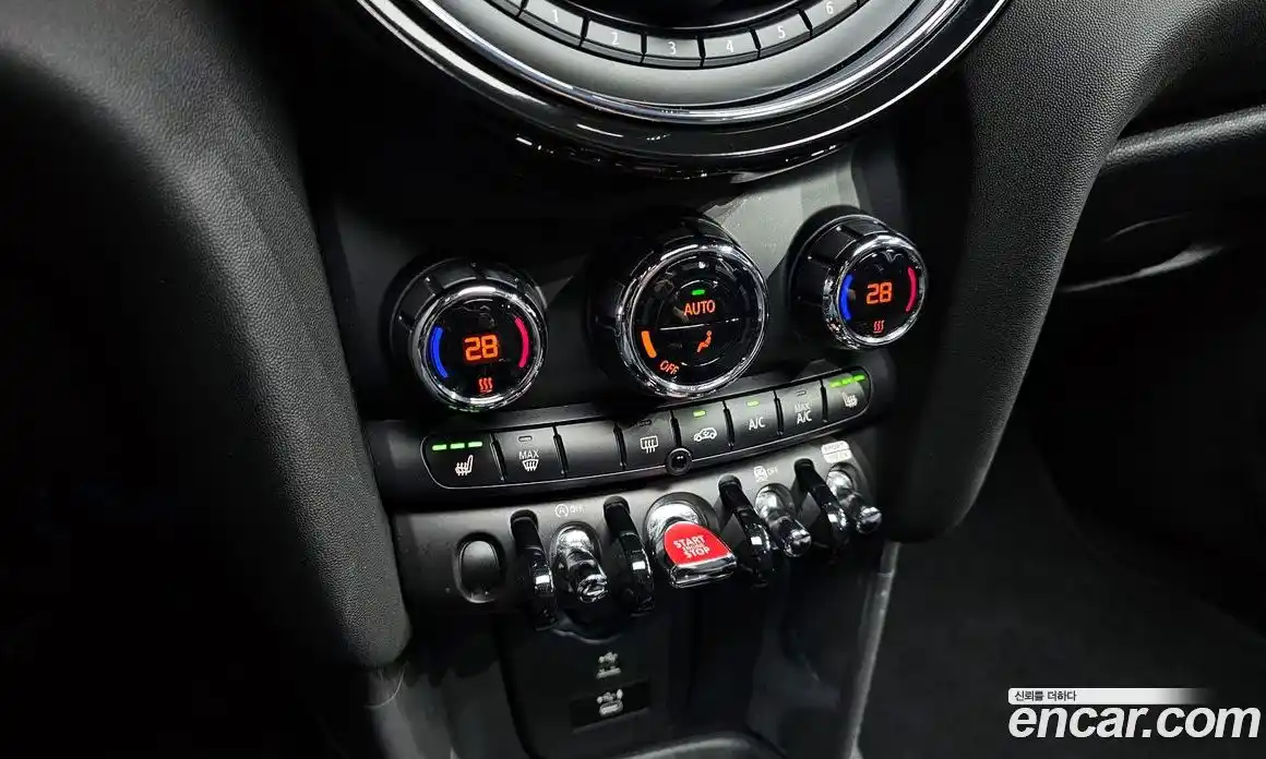 Mini Cooper 2021 1.5 Автомат в Москве № 214155, фото 18