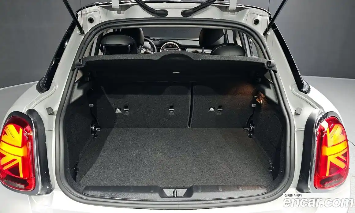 Mini Cooper 2021 1.5 Автомат в Москве № 214155, фото 20