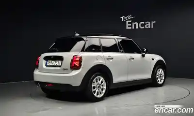 Mini Cooper 2021 1.5 Автомат в Москве № 214155, миниатюра 2