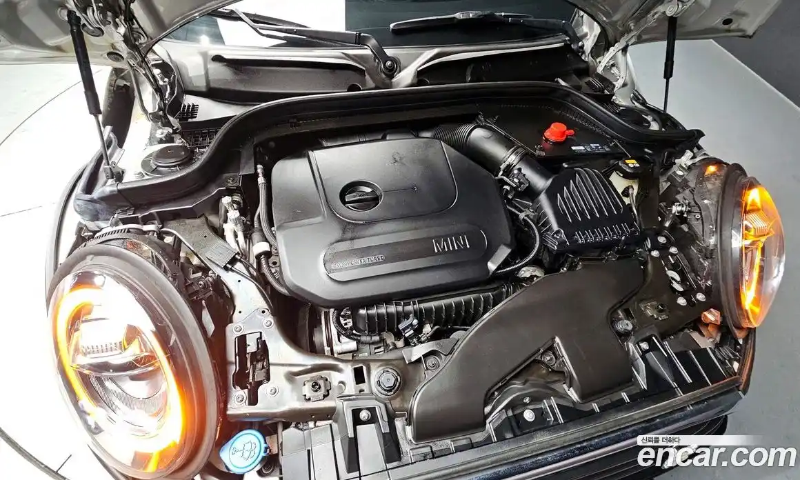 Mini Cooper 2021 1.5 Автомат в Москве № 214155, фото 6