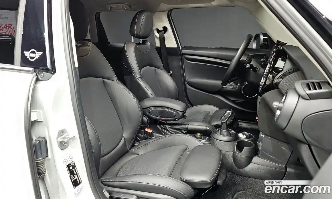 Mini Cooper 2021 1.5 Автомат в Москве № 214155, фото 10