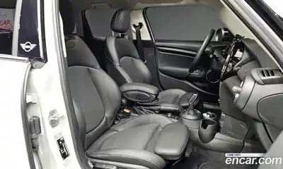 Mini Cooper 2021 1.5 Автомат в Москве № 214155, миниатюра 10