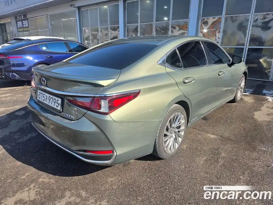 Lexus ES 2021 2.5 Автомат в Москве № 214851, фото 4