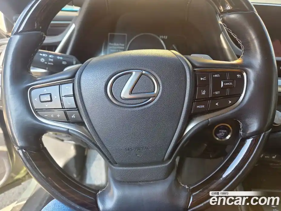 Lexus ES 2021 2.5 Автомат в Москве № 214851, фото 9