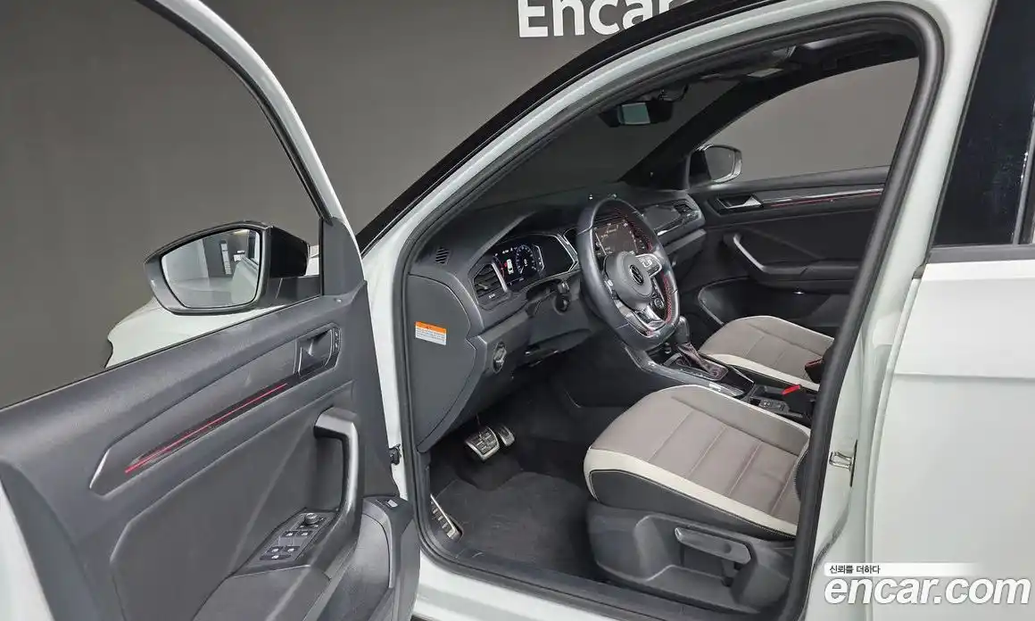 Volkswagen T-Roc 2022 2.0 Автомат в Москве № 214934, фото 12