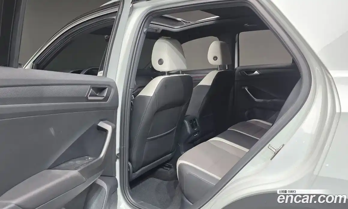 Volkswagen T-Roc 2022 2.0 Автомат в Москве № 214934, фото 18